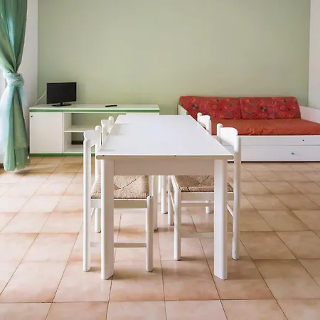 Studio In Ortonovo Apartman *